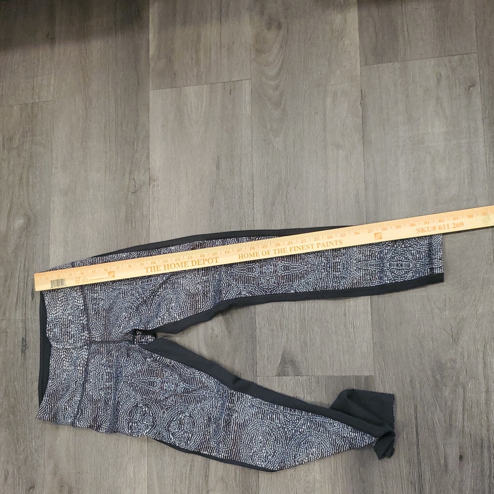 Lululemon Athletica Patterned Black Leggings - image 6